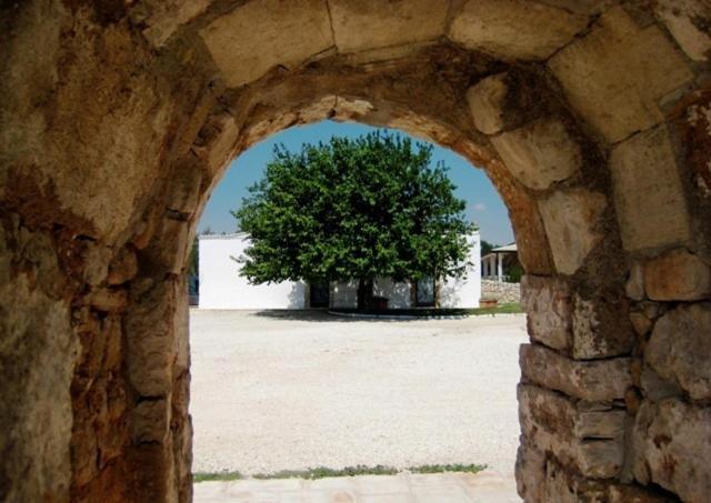 Masseria Quis Ut Deus Crispiano ภายนอก รูปภาพ